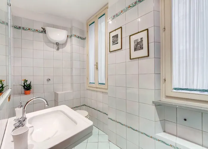 Lovely Flat By The Trevi Fountain Apartment